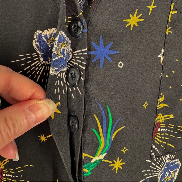 Torrid Harper Black V-Neck Blouse Heart & Dagger Skull Flower Bird Etc Print 3 - Picture 7 of 10